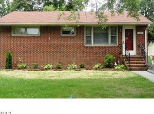 702 Lakeview Ave, Colonial Heights, VA 23834