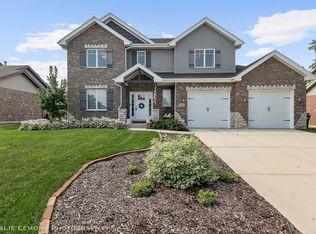 864 Ruthenbeck Ln, New Lenox, IL 60451