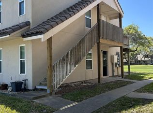 221 Marion Dr APT 107C, Rockport, TX 78382