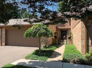 1918 Burning Bush Ct #1, Rochester Hills, MI 48309