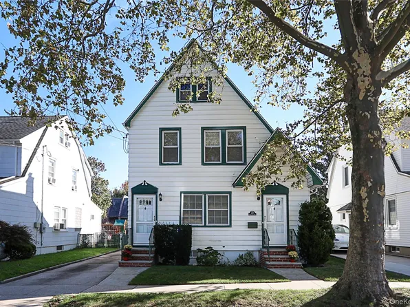 23 Stratford, Williston Park, NY 11596