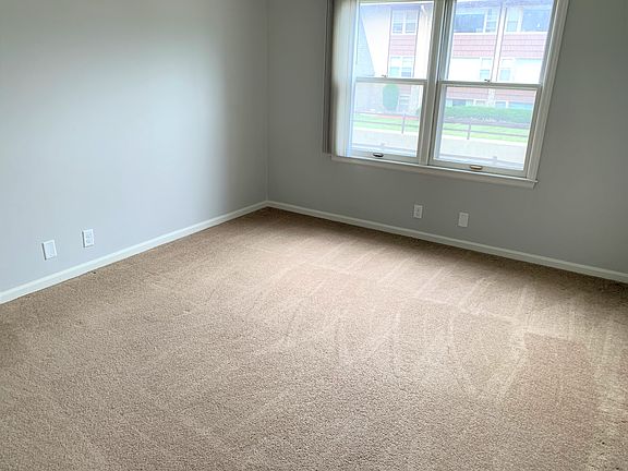 2nd image of 210 19th St NE #21