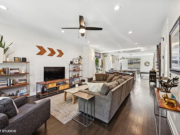 2nd image of 5055 W Cornelia Ave