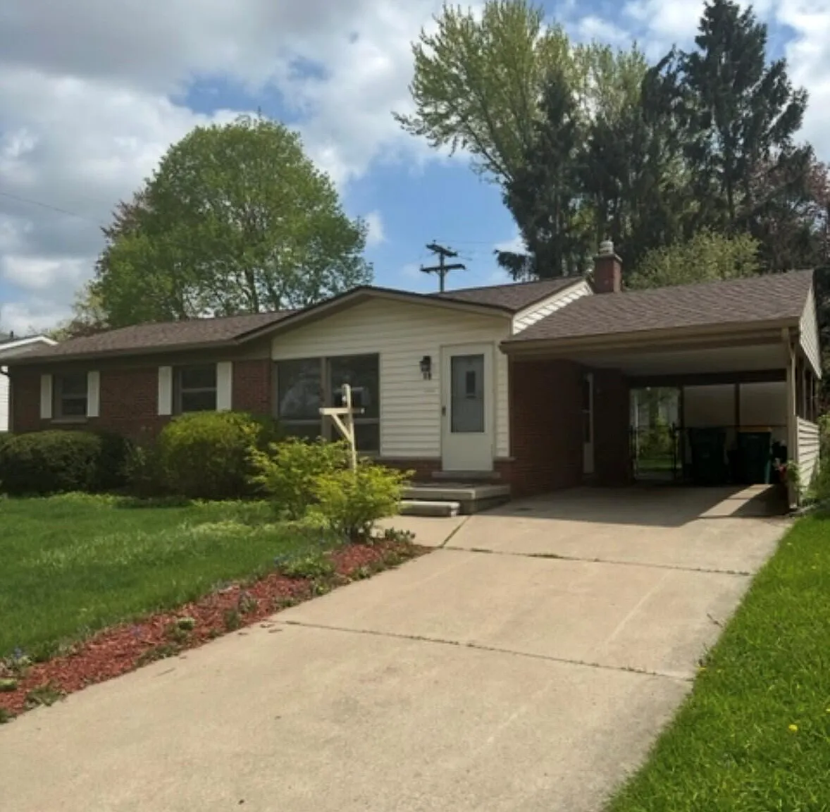 3 bed, 1.0 bath, 960 sqft, $2,250 — Photo 1