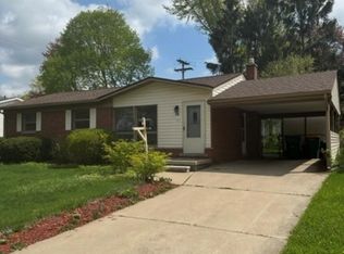 18 Tower Dr, Saline, MI 48176