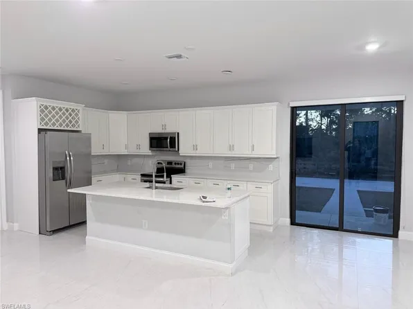 912 Ossie Ave, Lehigh Acres, FL 33974