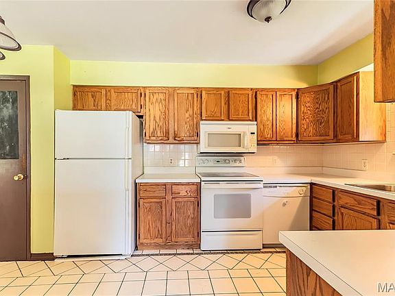 15th image of 71 Shady Oaks Dr