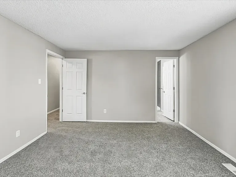12724 Glencoe St — Photo 3