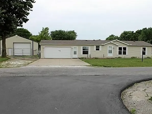 1728 Bertha St, Woodburn, IN 46797