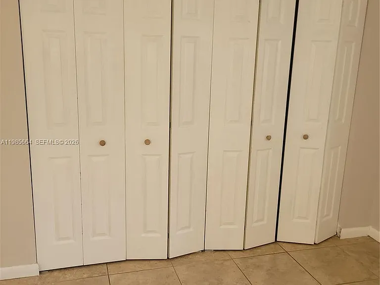 14389 Kendale Lakes Cir #14389 — Photo 26