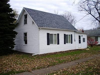 1st image of 611 D Ave W