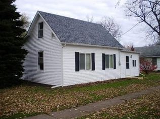 611 D Ave W, Oskaloosa, IA 52577