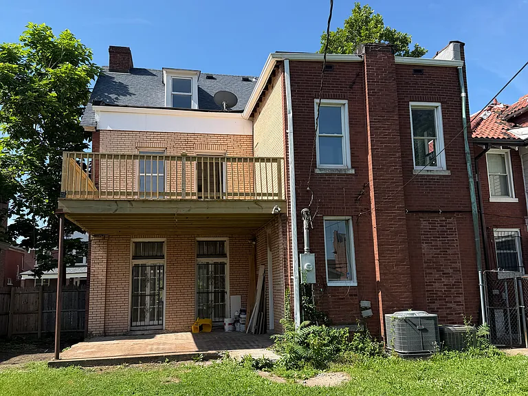 5755 Waterman Blvd — Photo 19