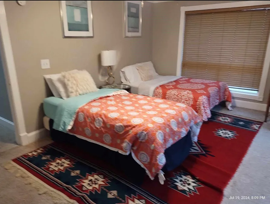 6 bed, $9,100 — Photo 4