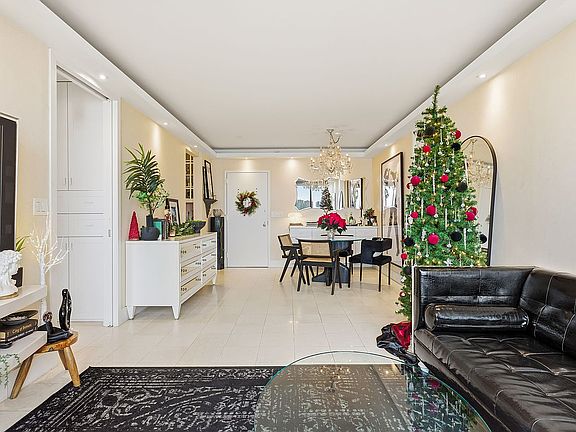 5th image of 380 Rector Pl APT 8A