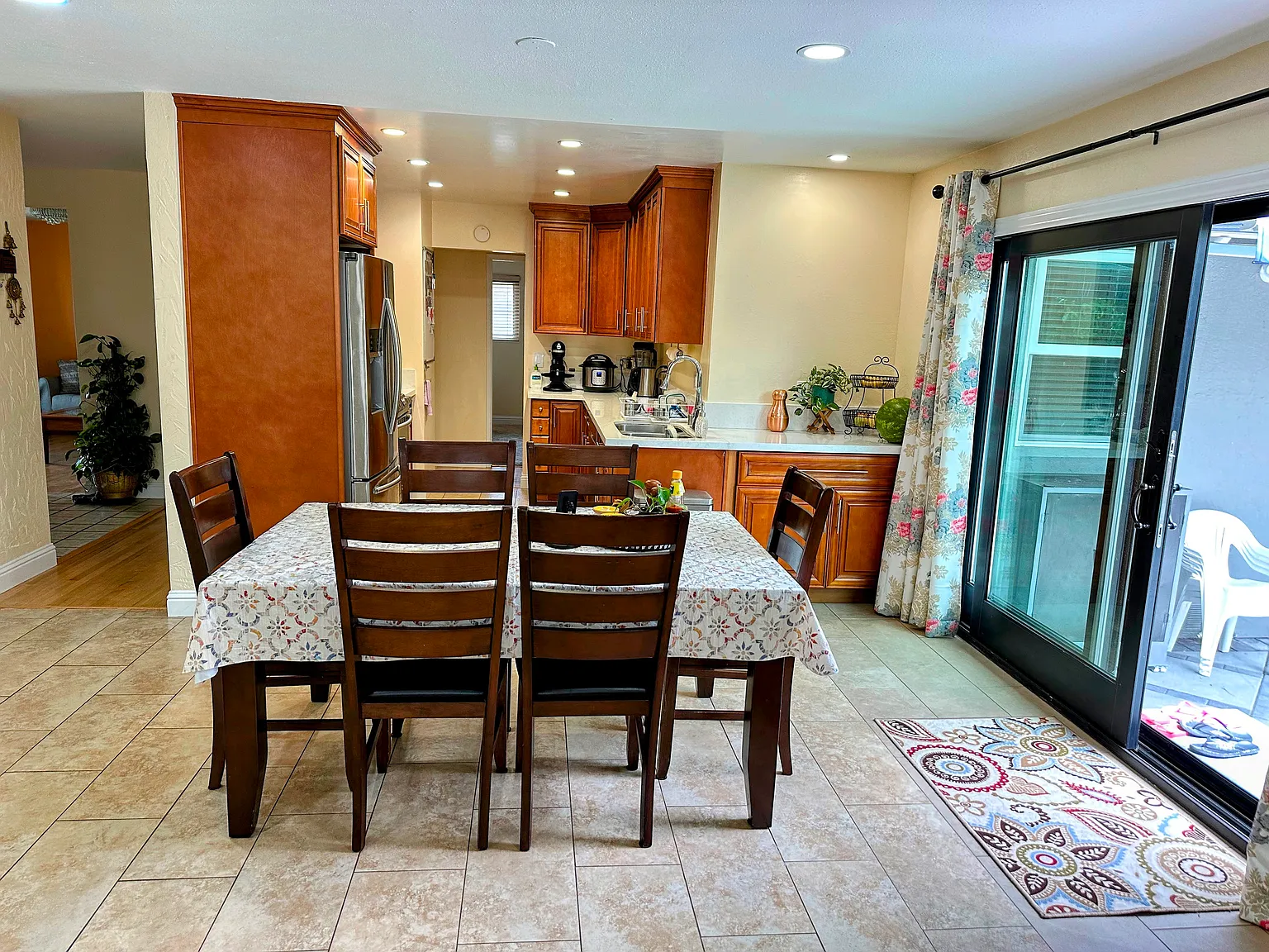3 bed, 1621 sqft, $4,950 — Photo 4