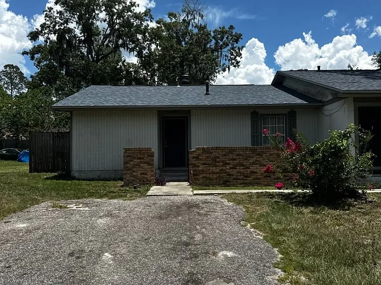 4151 SE 21st Ct — Photo 1