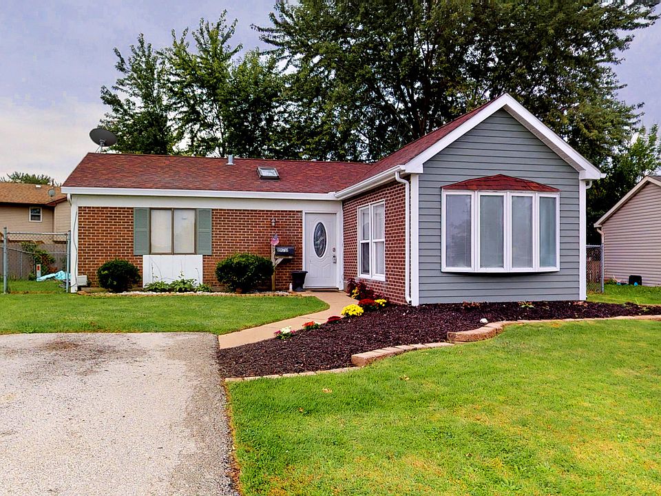 2nd image of 1970 Birch Ln