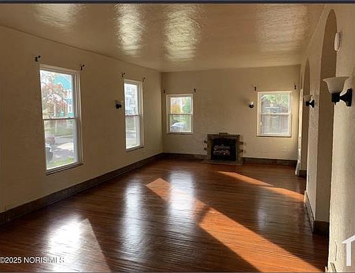 1st image of 1425 Potomac Dr #2