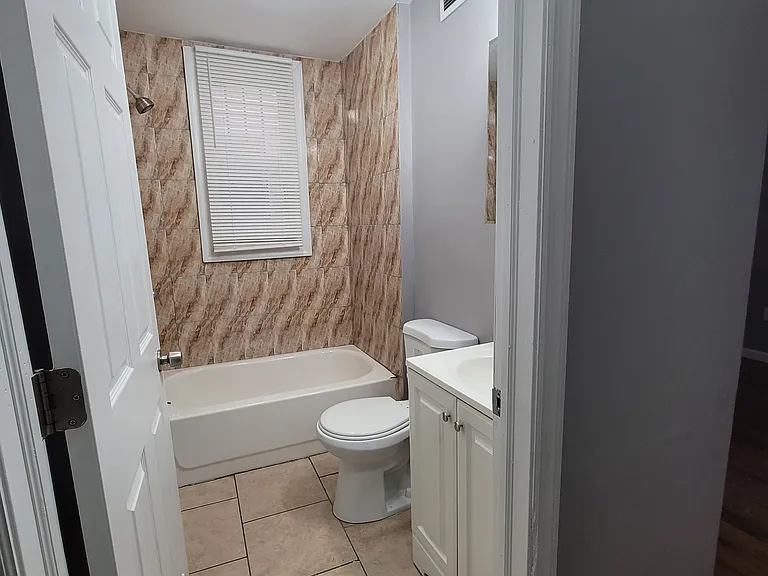 712 S 10th St #1 — Photo 8