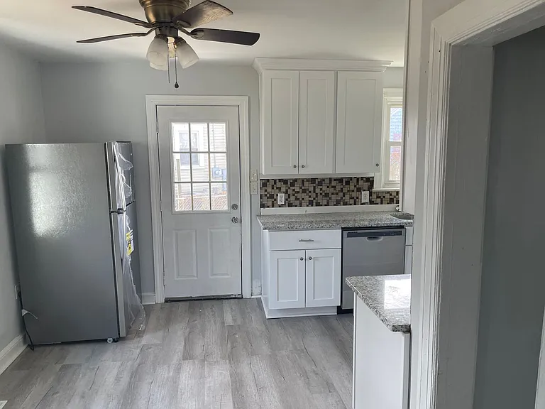 8 Ansell Ave — Photo 11