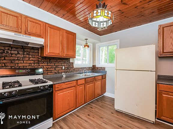 5th image of 382 Waverly St