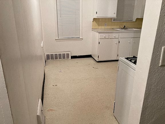 4th image of 4625 E 88th St