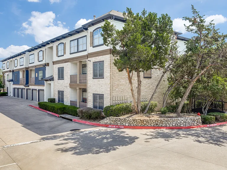 Ellwood at Lake Travis — Photo 51