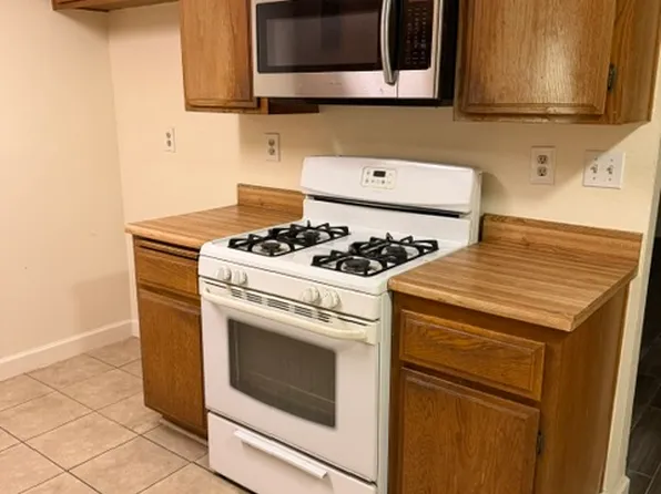 16630 1/2 Chicago Ave, Bellflower, CA 90706