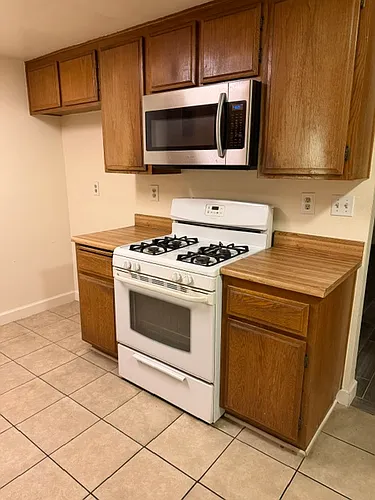 16630 1/2 Chicago Ave Photo 1
