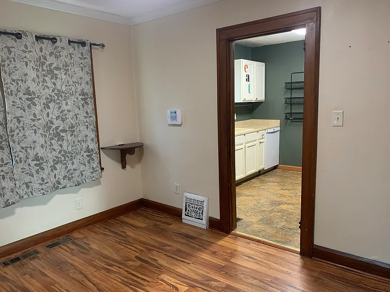 159 Erskine Ave — Photo 7