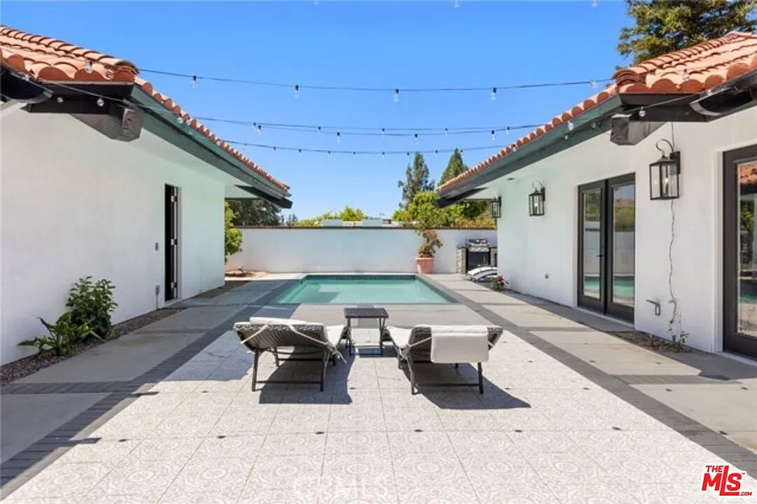 4 bed, 3.0 bath, 2849 sqft, $14,500 — Photo 4