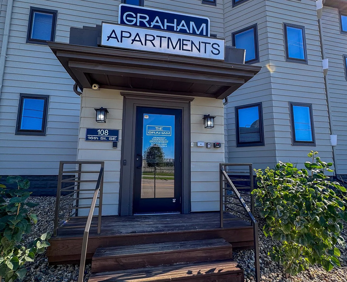 Graham — Photo 1