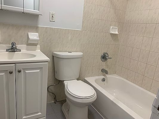 4th image of 524 E 83rd St APT 2W