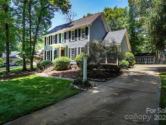 4th image of 4020 Meadowridge Dr