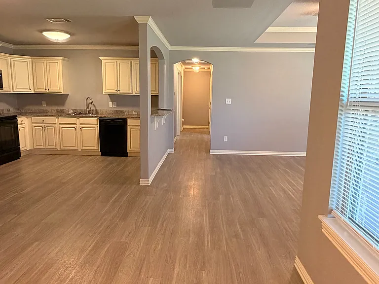 1123 Springhill Rd — Photo 5