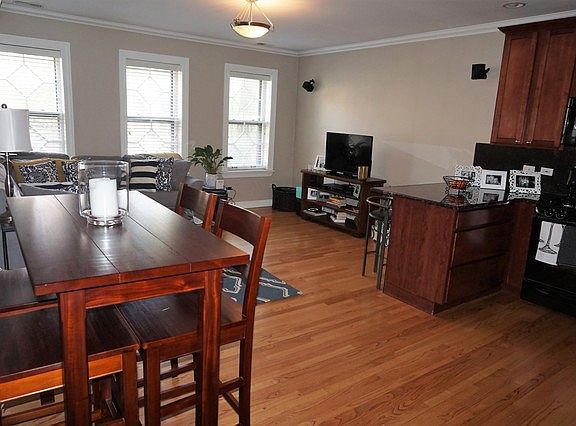 2nd image of 2124 N Hudson Ave APT 202