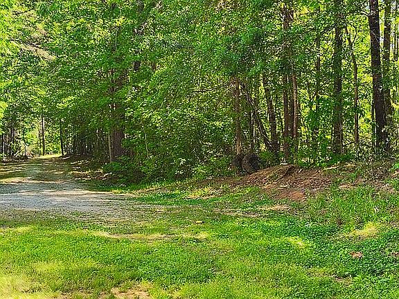 5th image of 348 Austin Rd