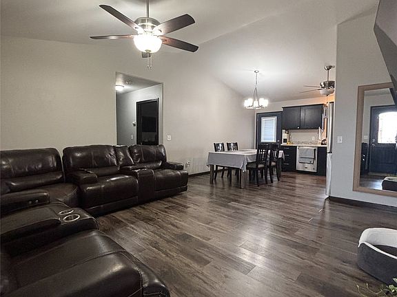 4th image of 2271 Idlewild Way