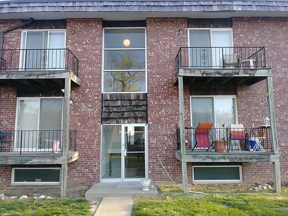 4th image of 10303 W 62nd St APT 8