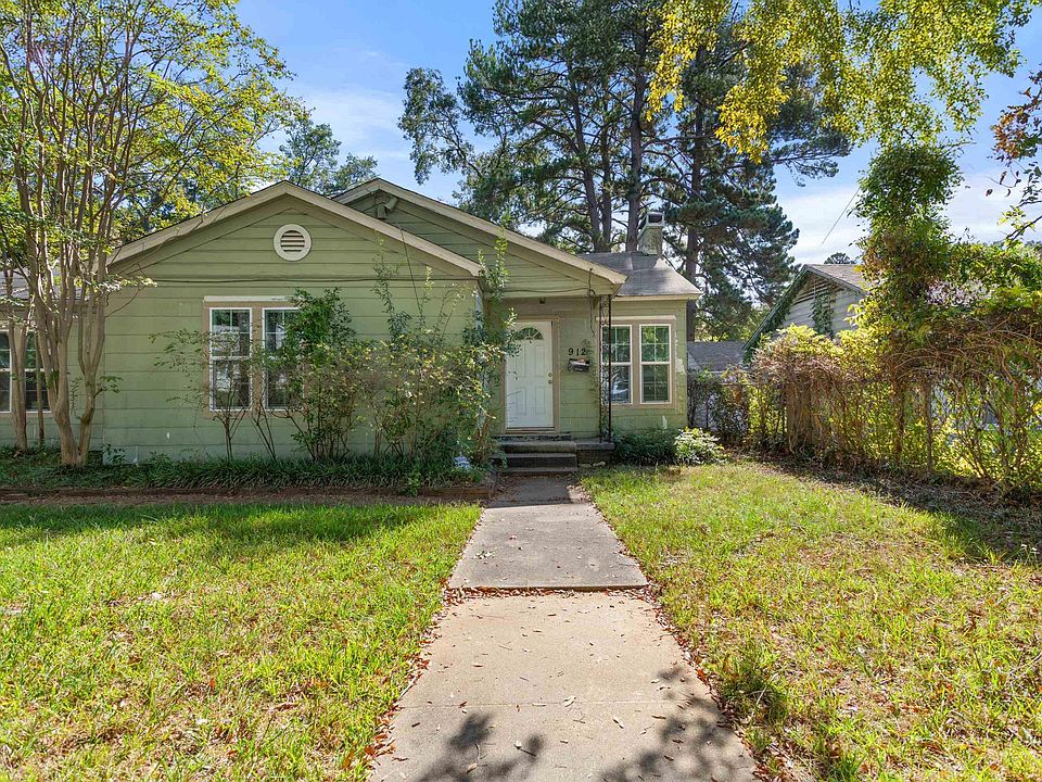1st image of 912 Camellia St