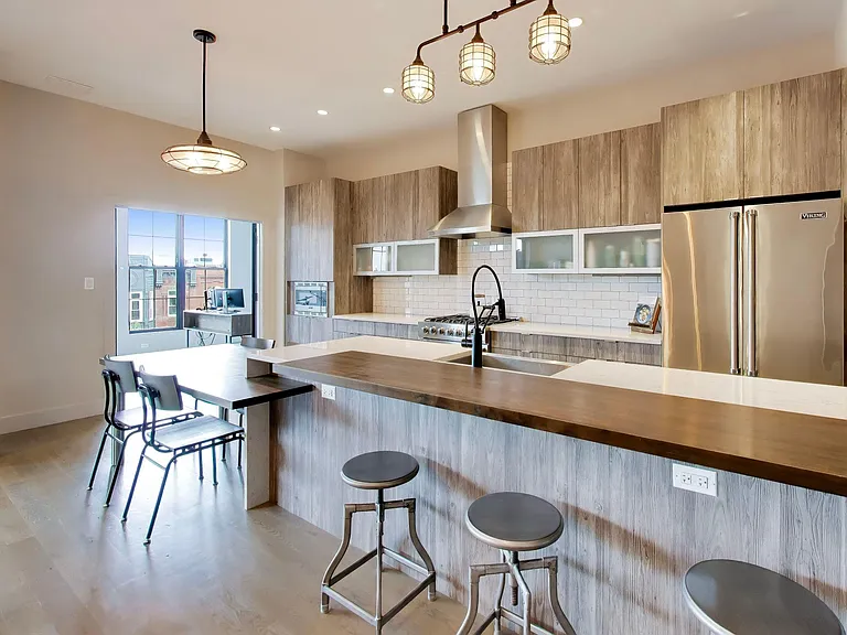 1902 W Division St #4S — Photo 13