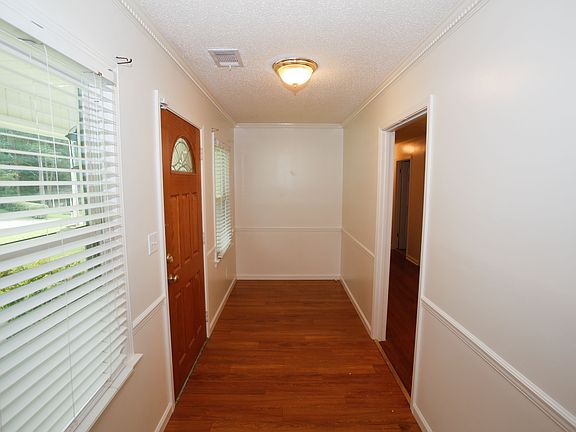 3rd image of 6220 37th Ct NE