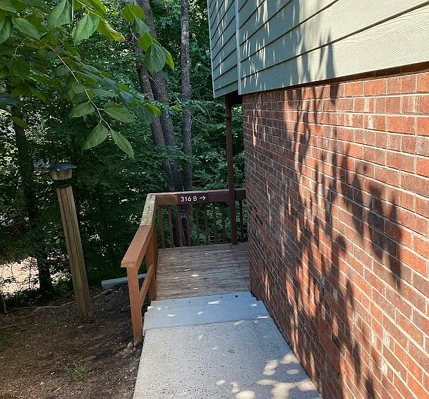 316 Cedarwood Ln #B — Photo 2