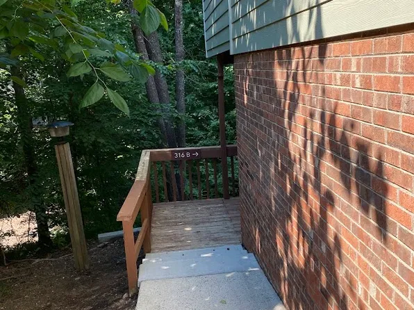316 Cedarwood Ln #B, Carrboro, NC 27510