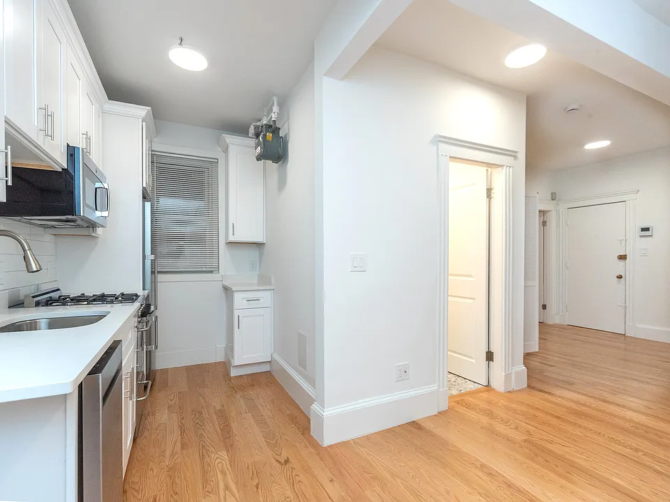 89 Park Dr #6