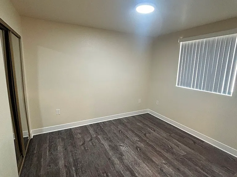 6414 1/2 Denver Ave — Photo 18