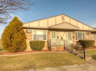25398 Potomac Dr, South Lyon, MI 48178