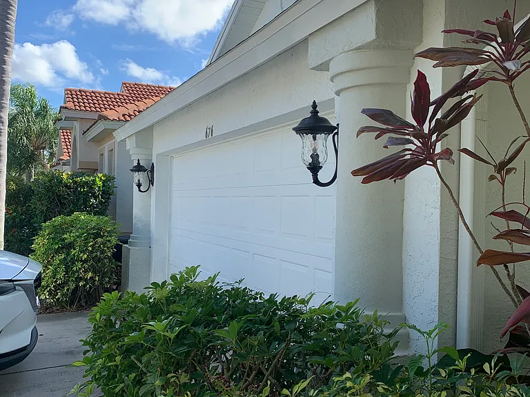 676 Shadow Bay Way — Photo 3