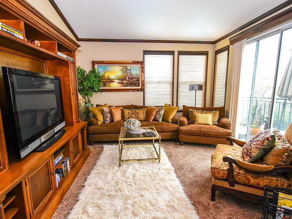 1st image of 680 Camino De La Reina #2411